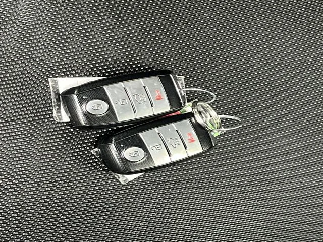 Used 2018 Blue Kia S image 35