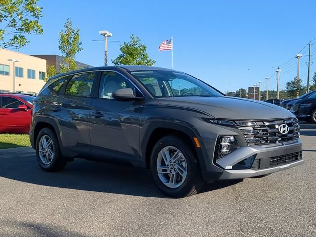 Used 2025 Gray Hyundai SE image 3