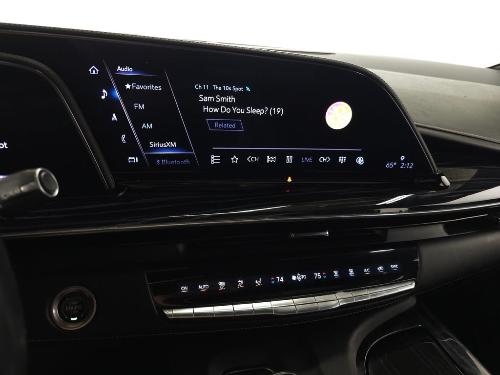 Used 2022 White Cadillac Sport image 27