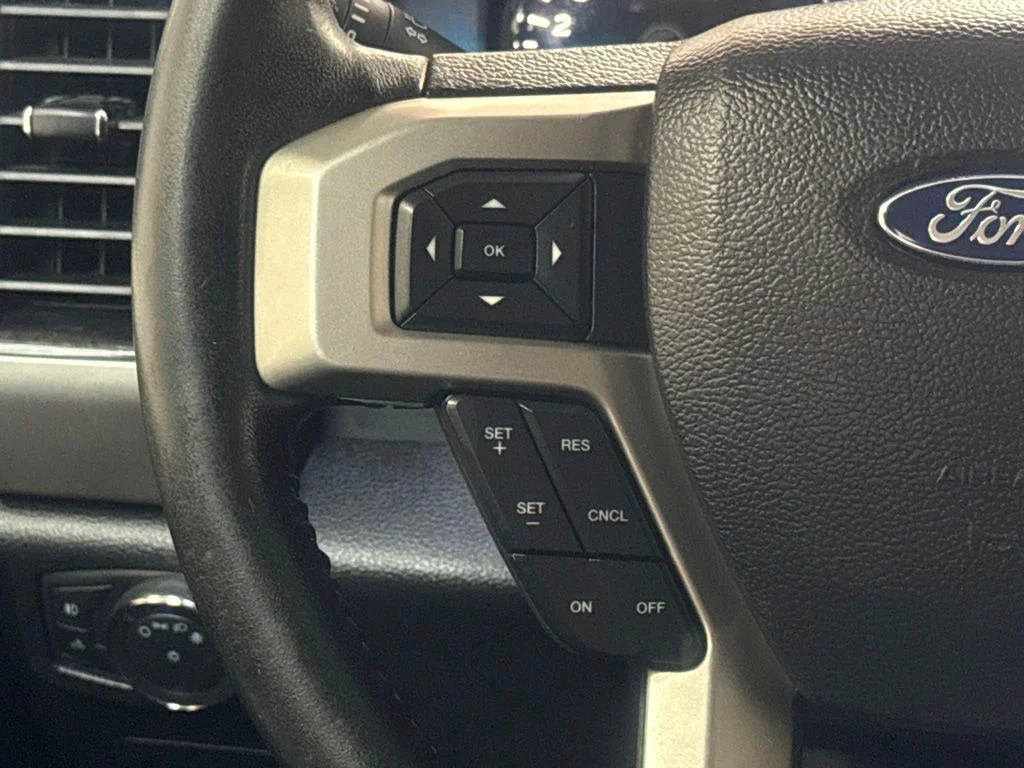 Used 2020 Oxford White Ford Lariat image 15