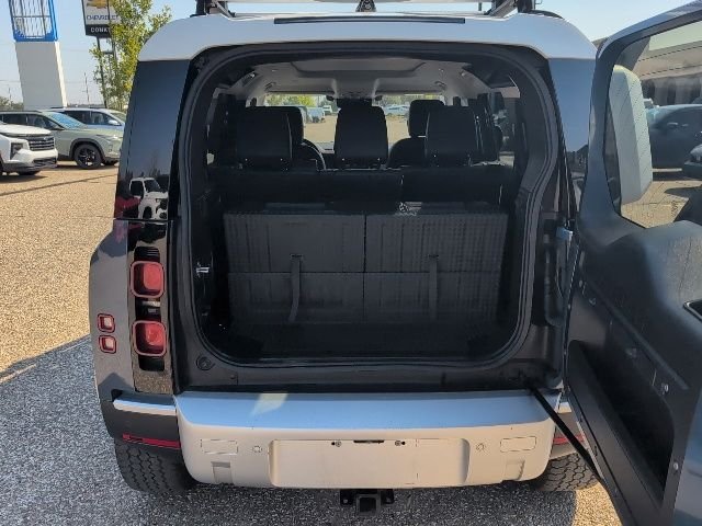 Used 2020 Tasman Blue Metallic Land Rover S image 19