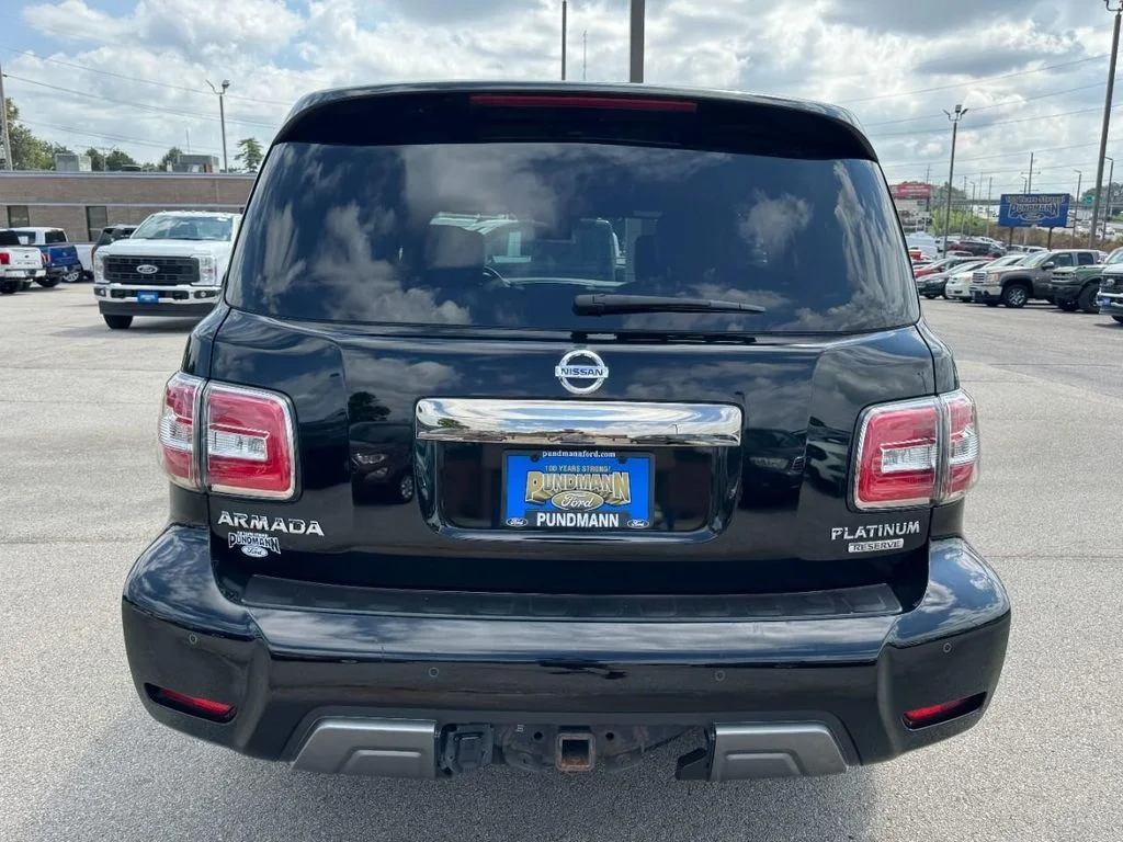 Used 2019 Black Nissan Platinum image 4