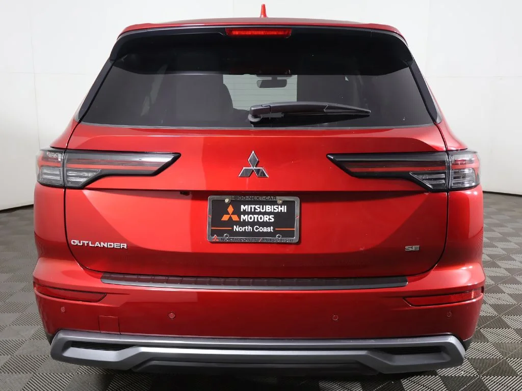 New 2026 Red Mitsubishi SE 1.5T 2WD image 15