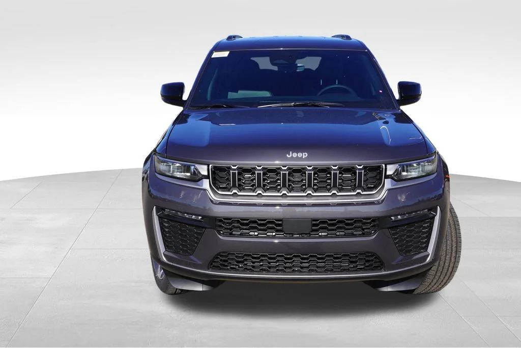 New 2026 Baltic Gray Metallic Clear-Coat Exterior Paint Jeep Limited image 8