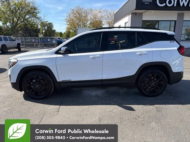 Used 2021 Summit White GMC  image 8