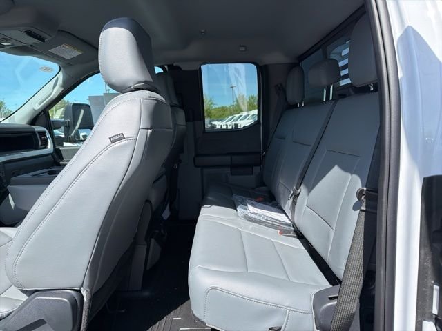 2024 Ford F-450 Super Duty Chassis Cab XL - Photo 10