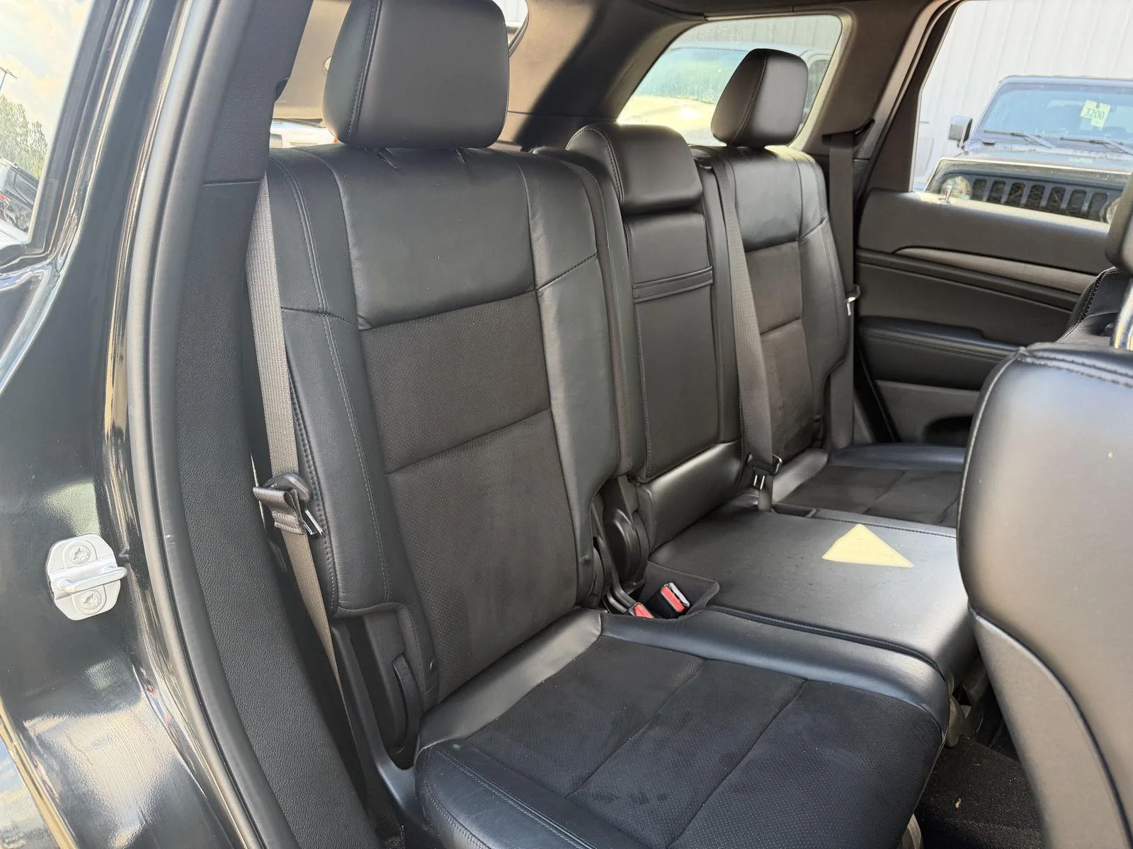 Used 2020 Diamond Black Crystal Pearlcoat Jeep Altitude image 21