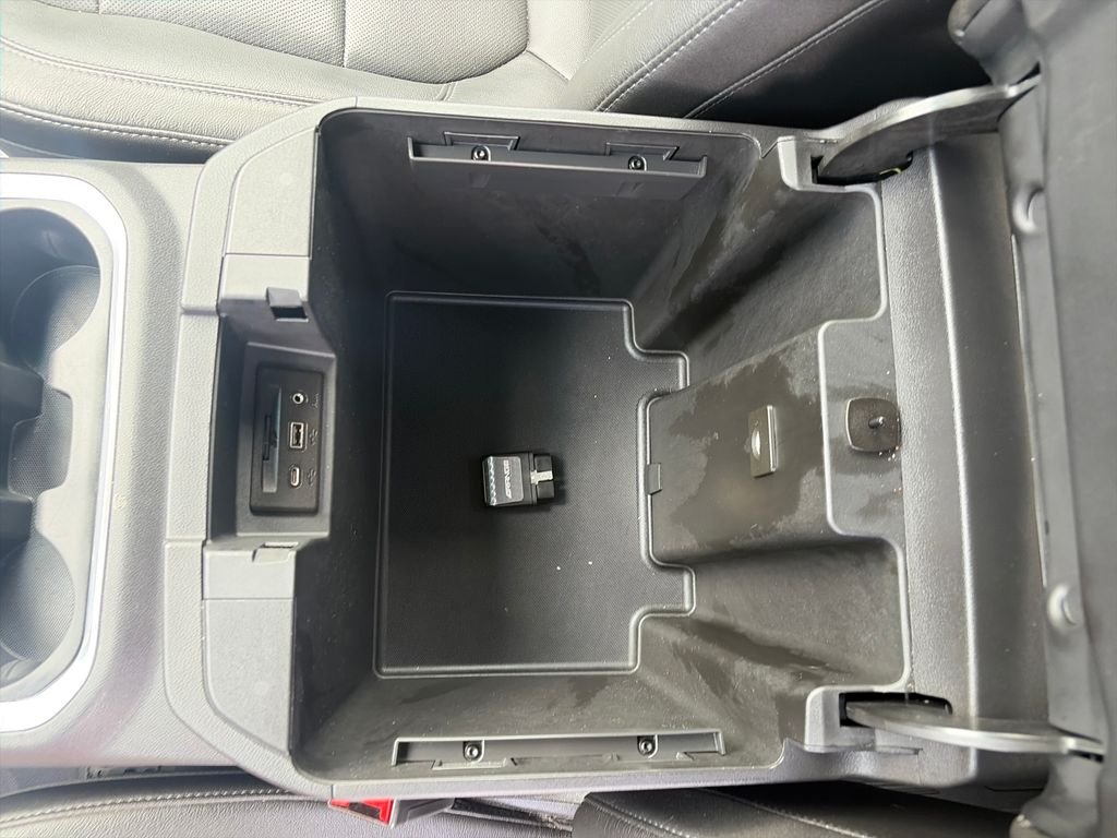 Used 2019 White GMC SLT image 26