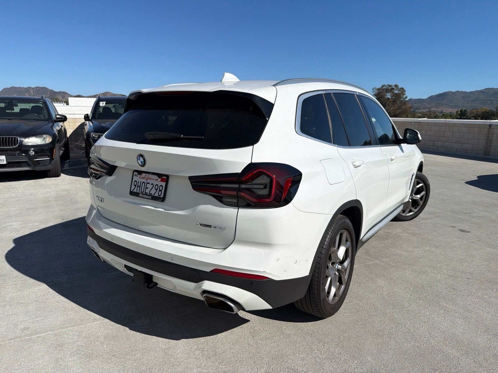 Used 2023 Alpine White BMW xDrive30i image 4