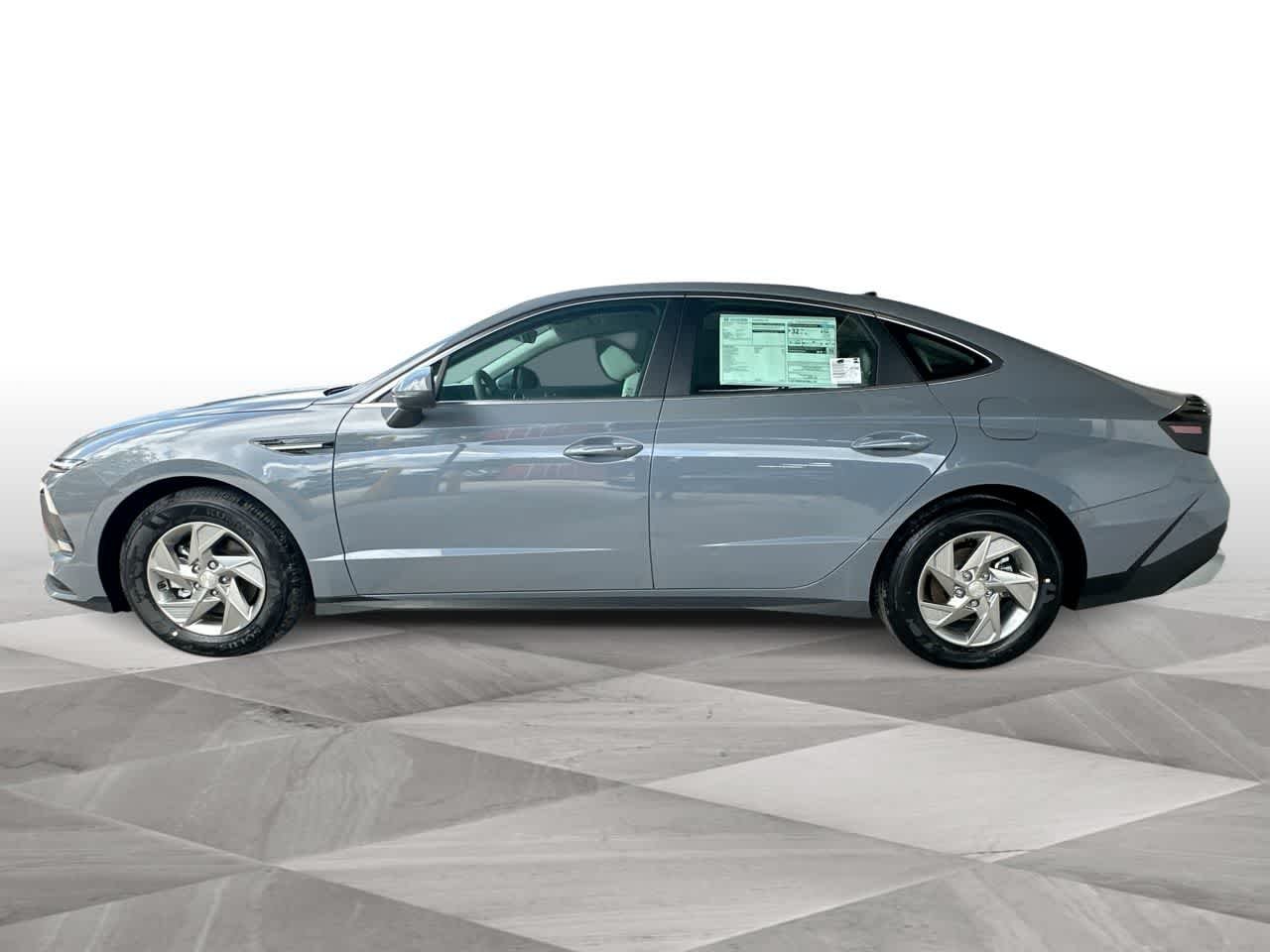Used 2026 Transmission Blue Hyundai SE image 5