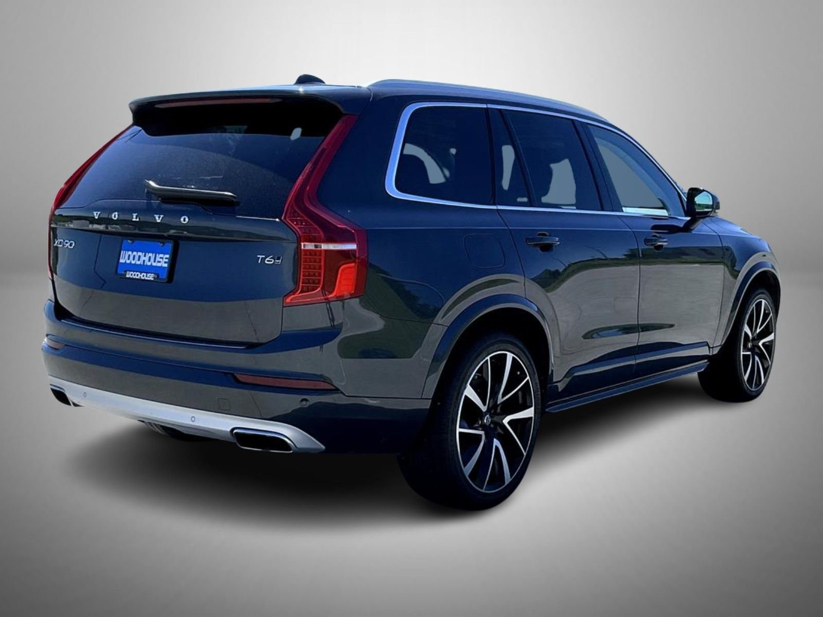 Used 2021 Gray Volvo T6 Momentum image 5