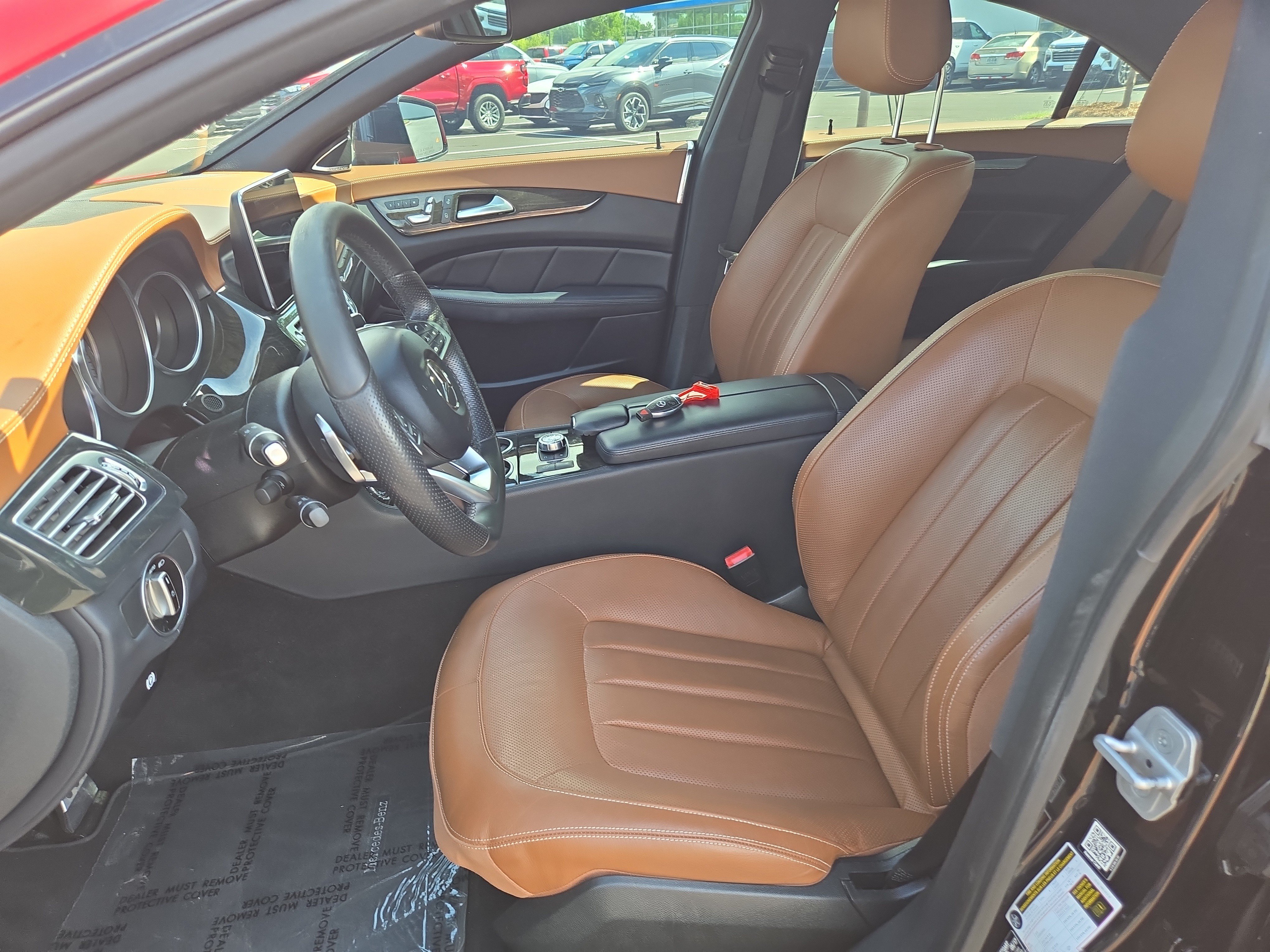 Used 2018 Red Mercedes-Benz 4MATIC® image 18