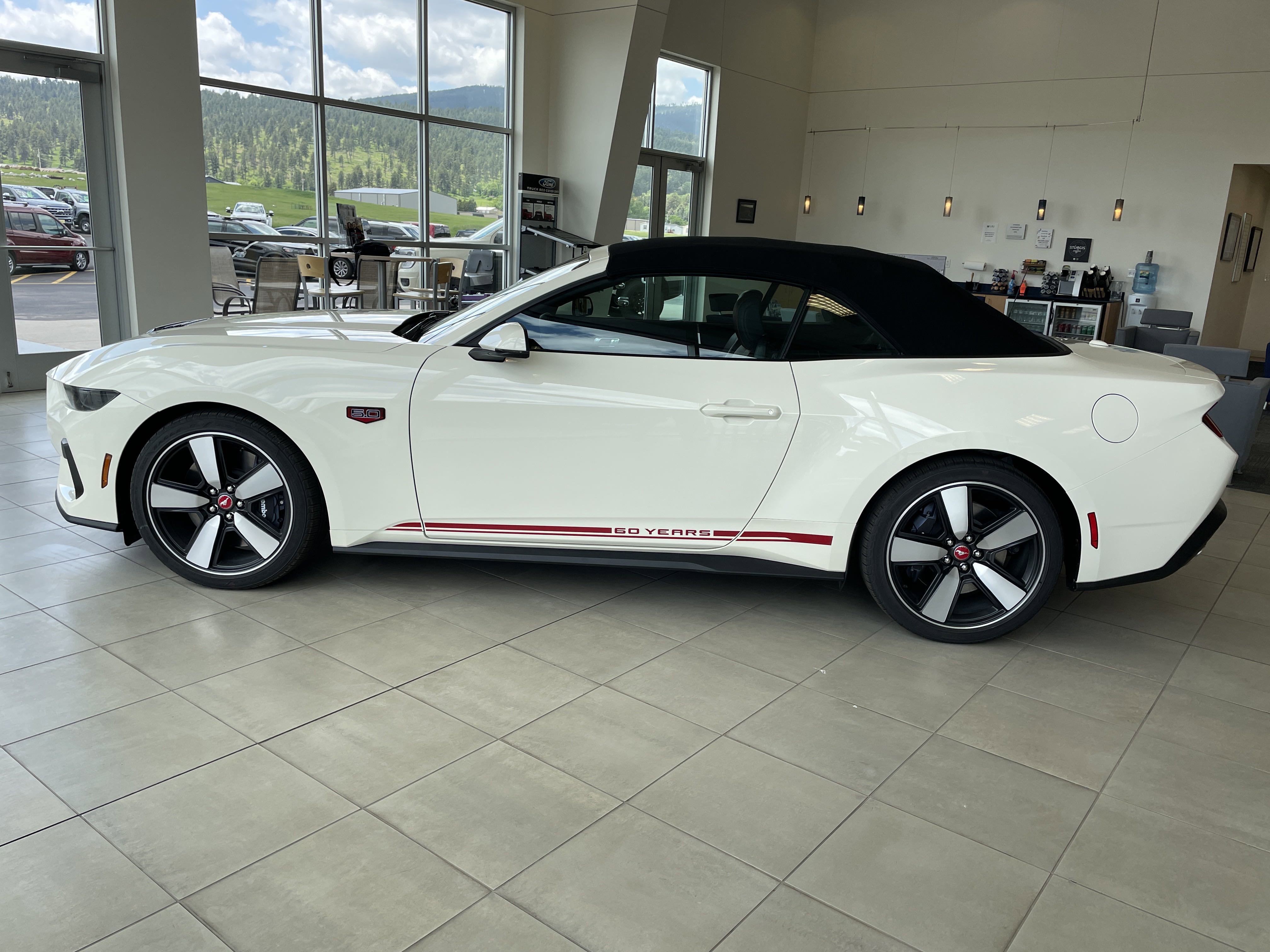 2025 Ford Mustang GT Premium Convertible - Photo 12