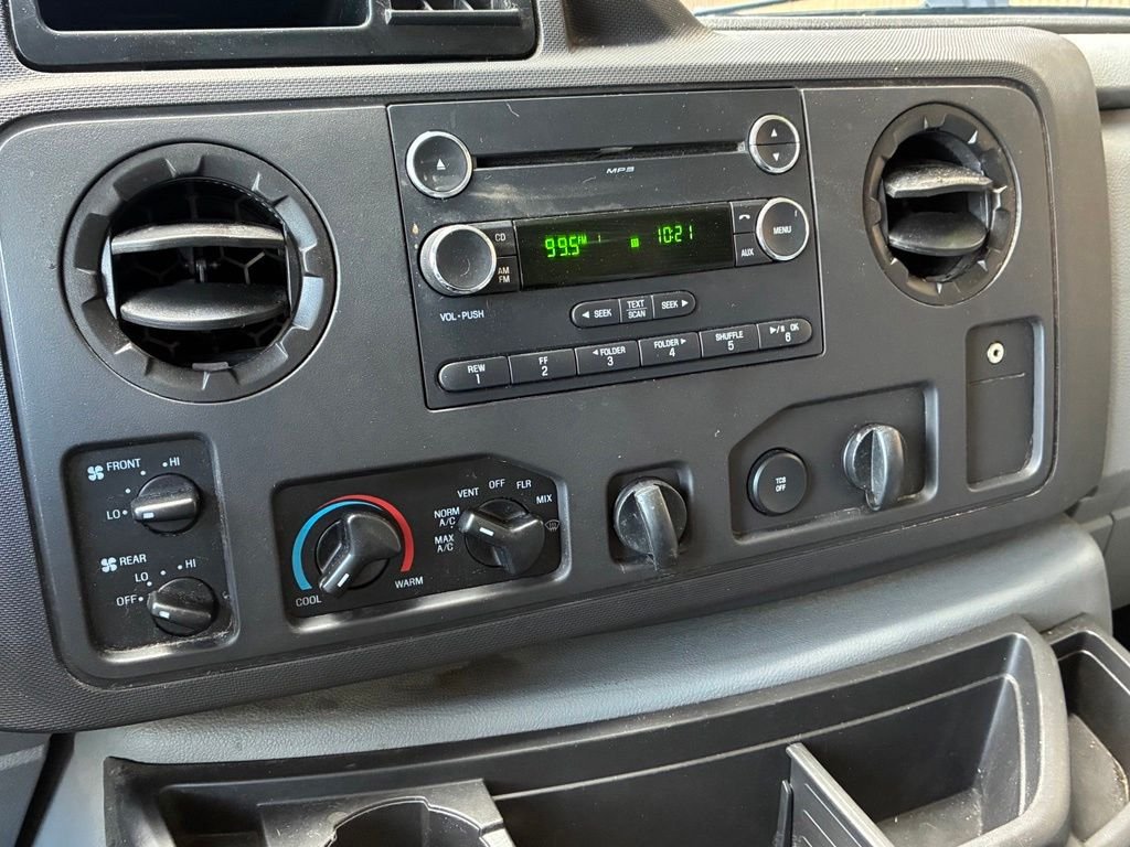 Used 2014 Oxford White Ford XLT image 24