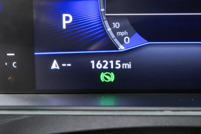 Certified Used 2024 Platinum Gray Metallic Volkswagen SE image 11
