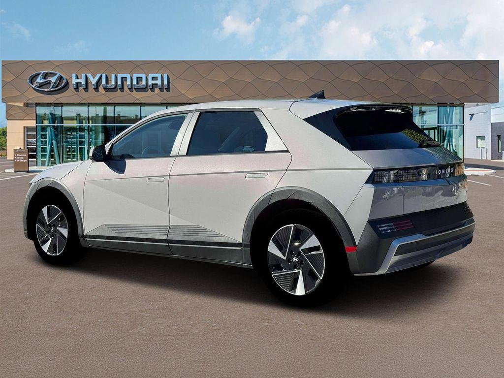 New 2026 Gray Hyundai SEL image 4