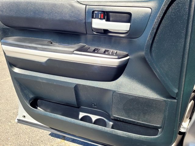 Used 2017  Toyota  image 14