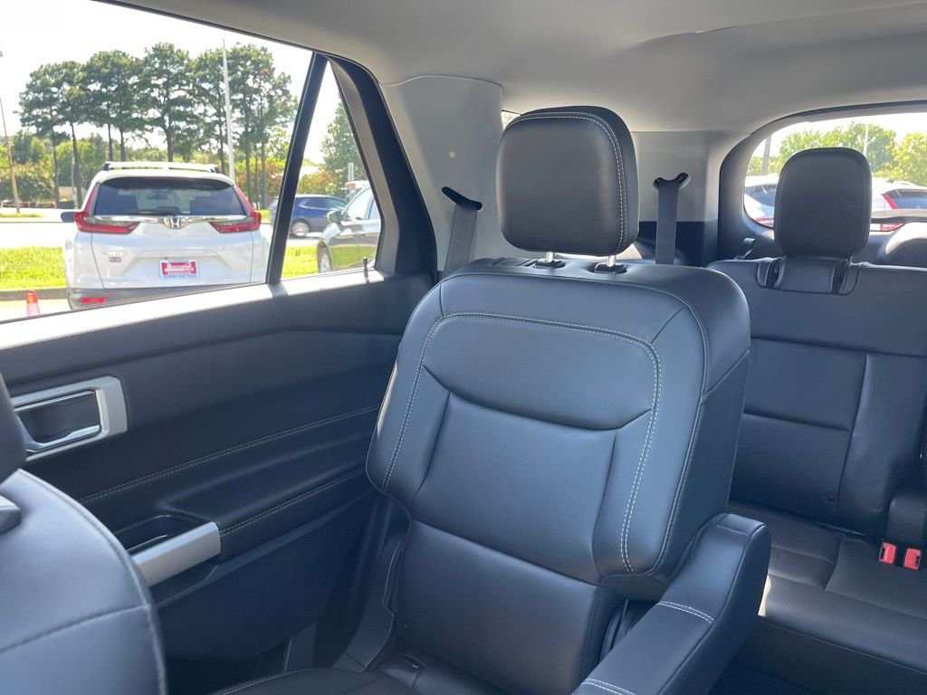 Used 2021 Silver Ford XLT image 12