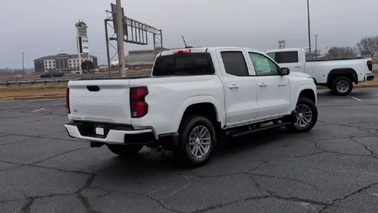 2026 Chevrolet Colorado LT - Photo 8