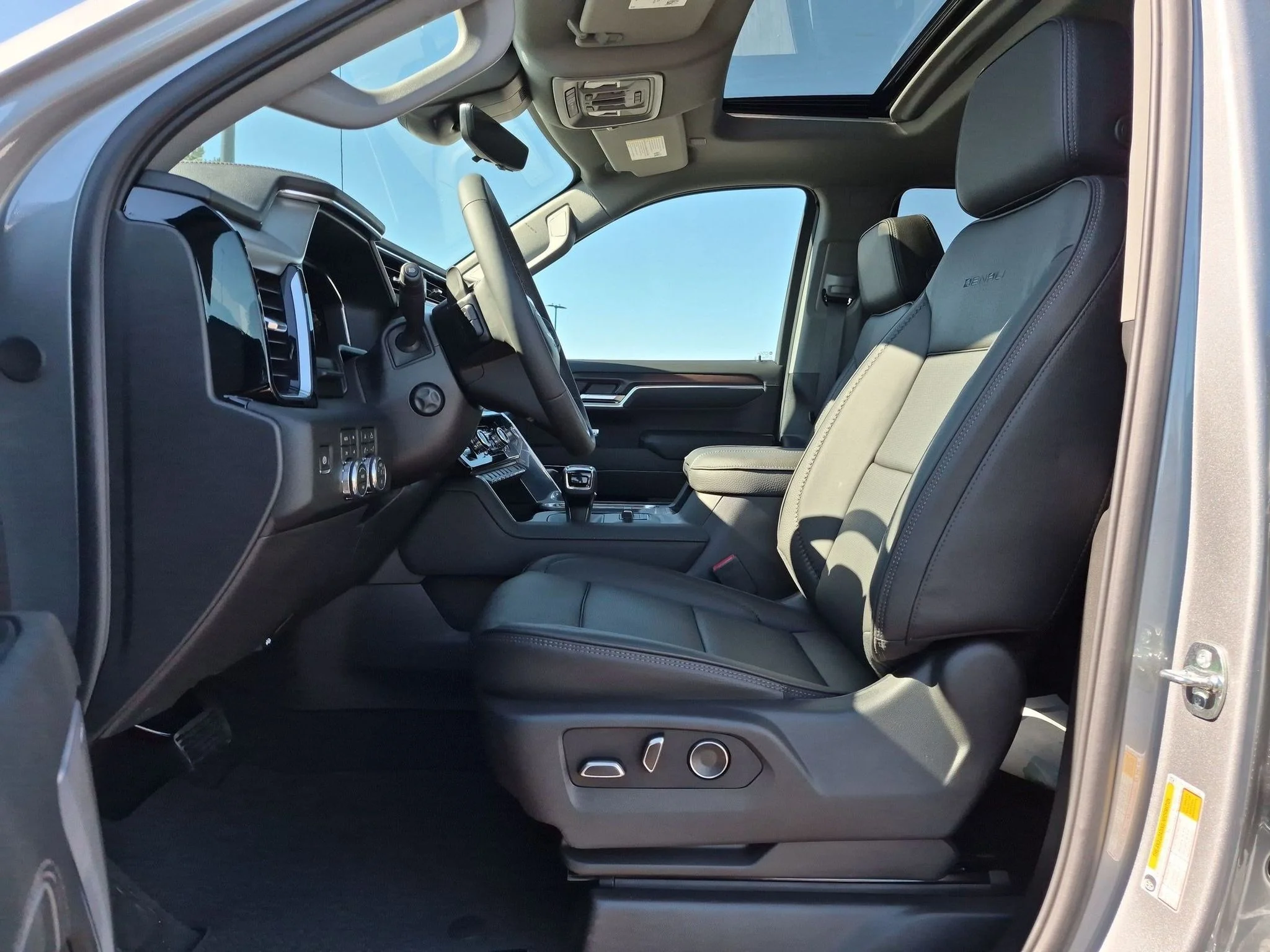 2026 GMC Sierra 1500 Denali - Photo 17