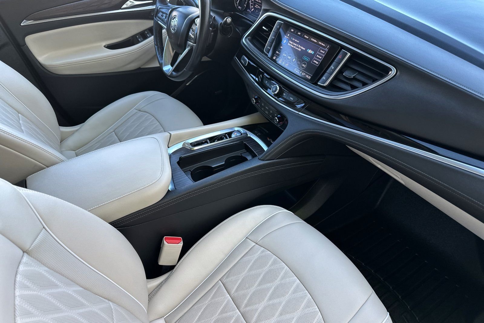 Used 2024 Green Buick Avenir image 17