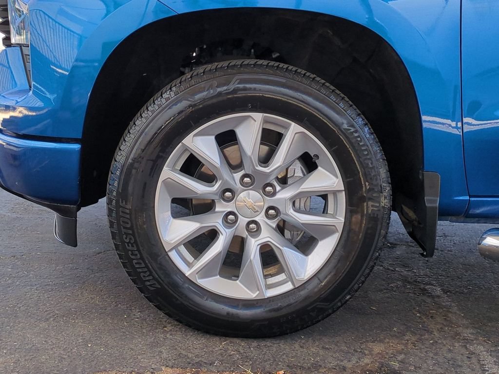 Used 2023 Glacier Blue Metallic Chevrolet Custom image 35