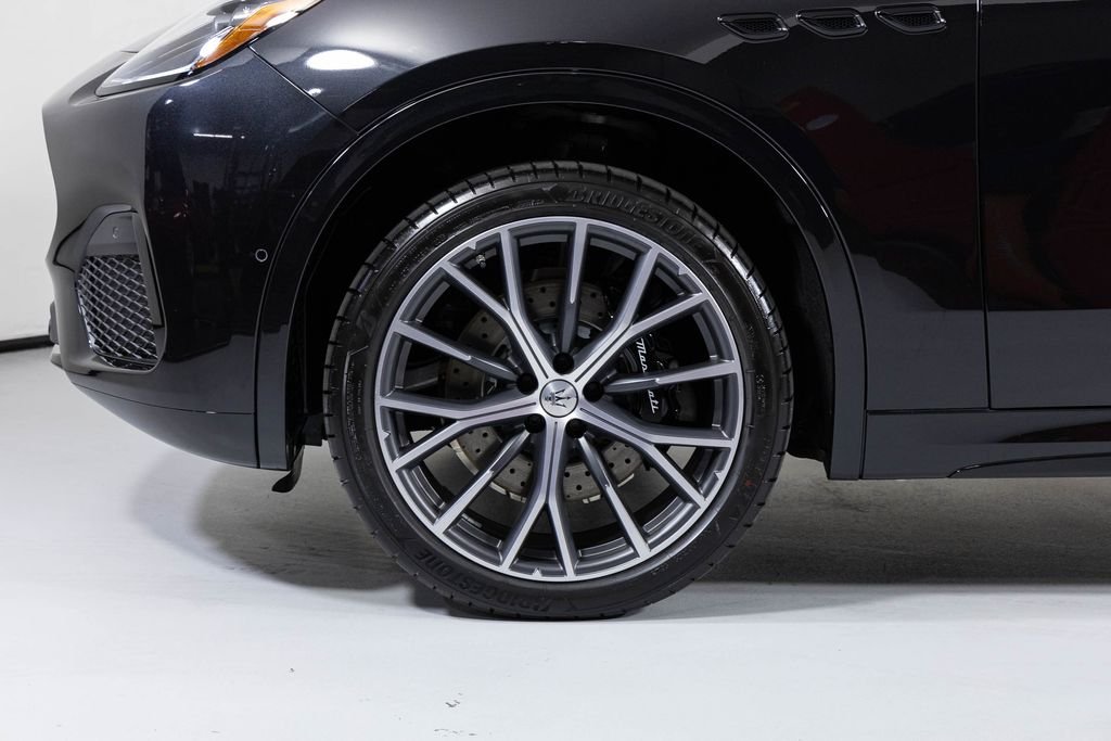 2026 Maserati Grecale Modena V6 - Photo 12