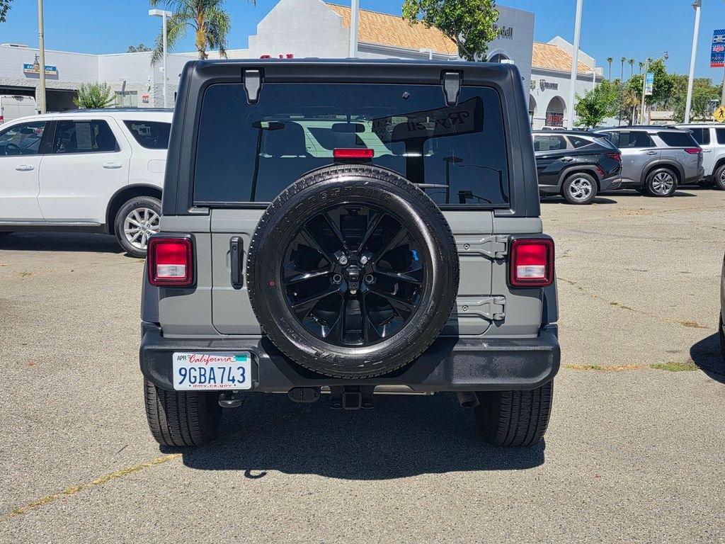 Used 2023 Gray Jeep Sport S image 7
