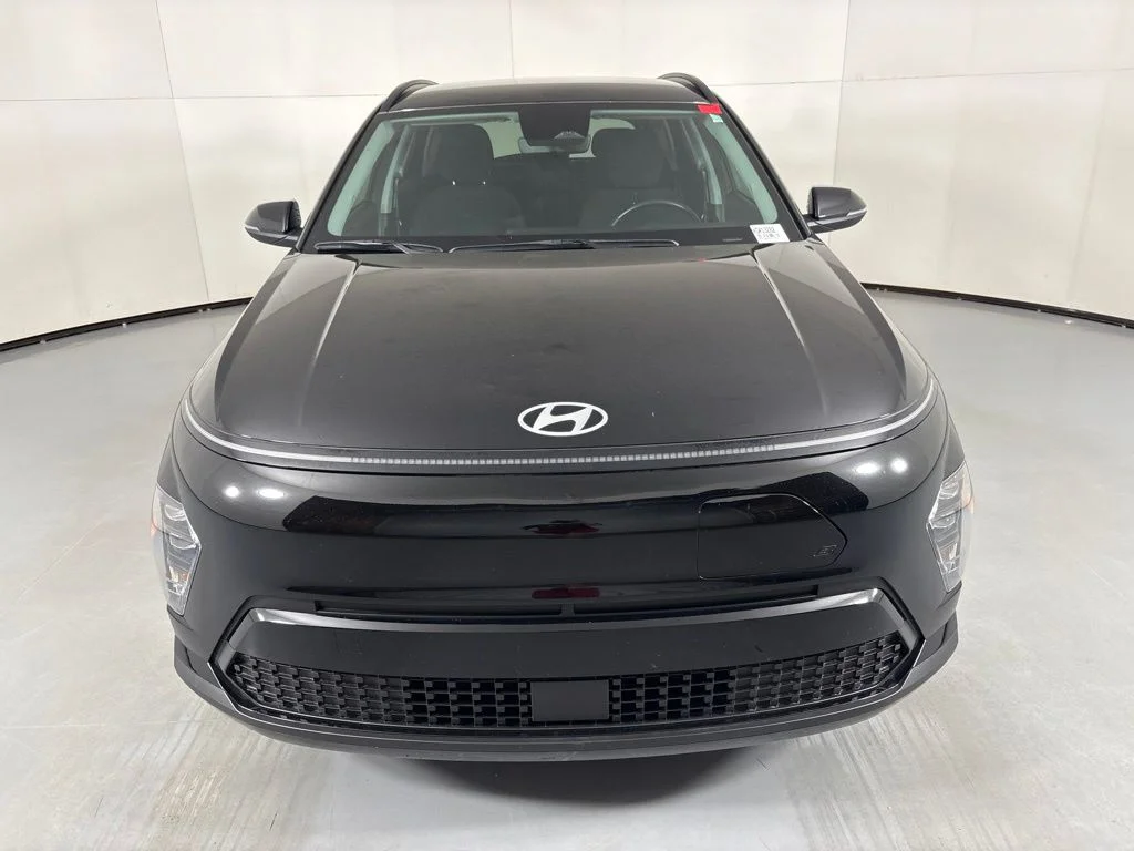 Used 2024 Black Hyundai SEL image 3