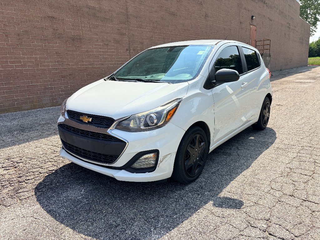 Used 2019 Summit White Chevrolet LS image 1