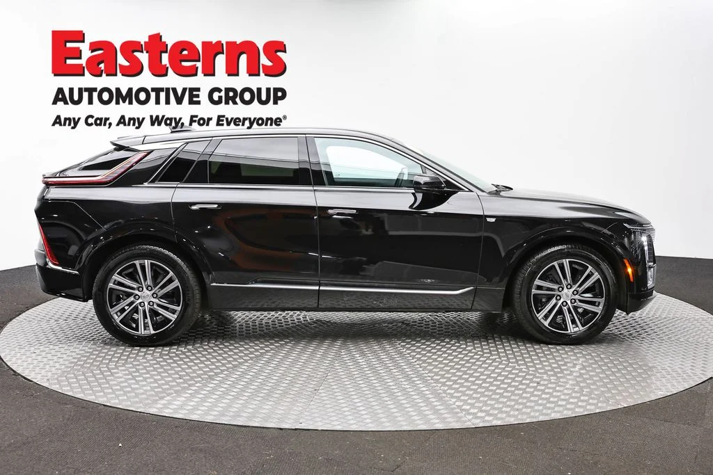 Used 2025 Black Cadillac Luxury image 4