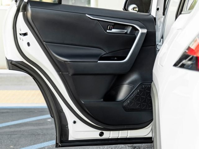 Used 2025 Ice Cap Toyota XLE image 27