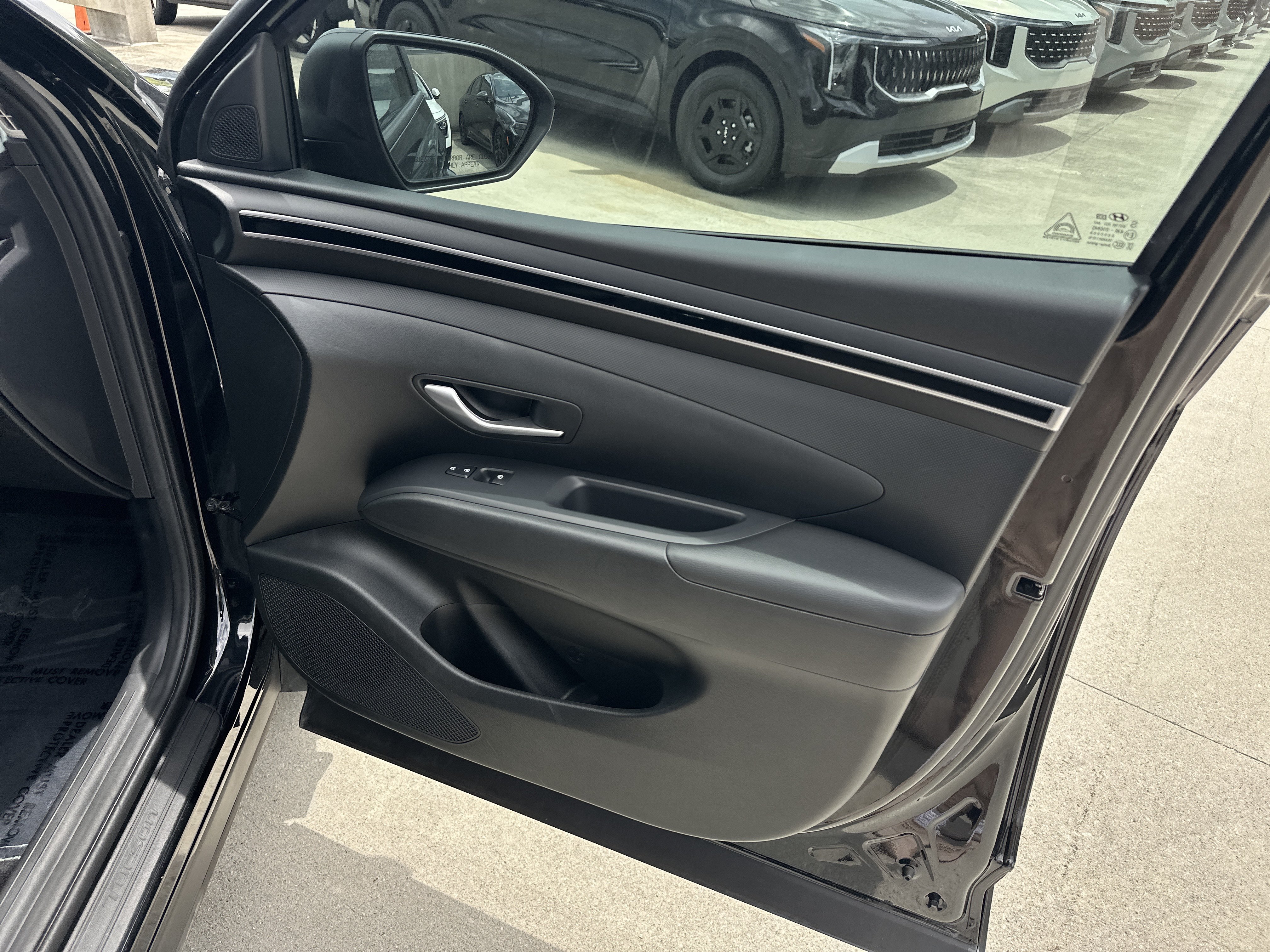 Used 2022 Phantom Black Hyundai SEL image 17