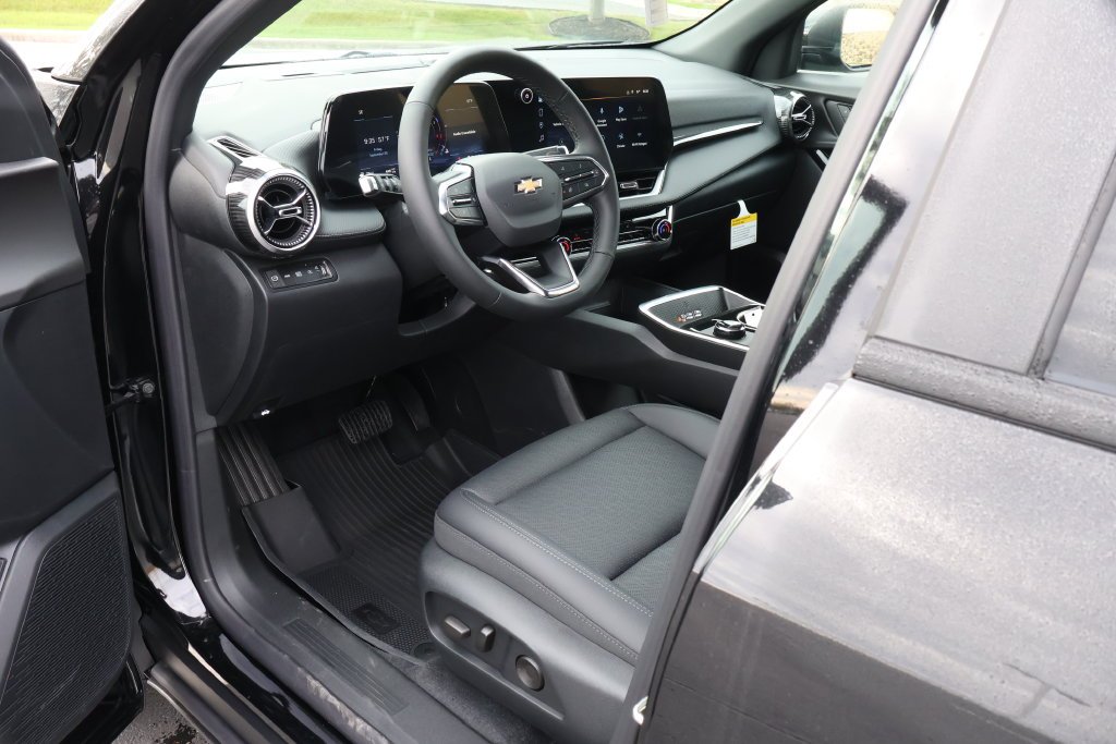 2027 Chevrolet Equinox LT - Photo 13