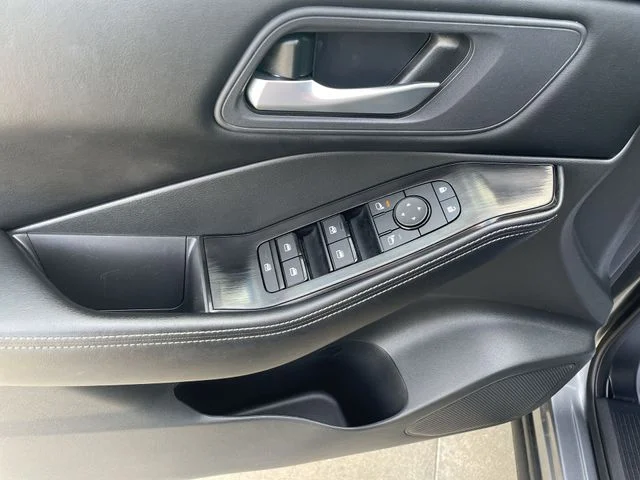 2025 Nissan Rogue SV - Photo 15