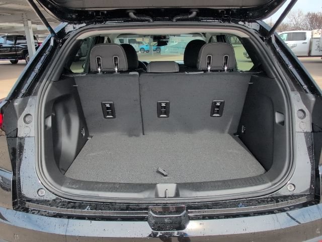 2027 Chevrolet Bolt LT - Photo 9