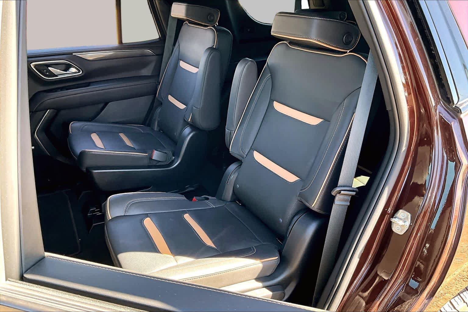Used 2023 Redwood Metallic GMC AT4 image 18