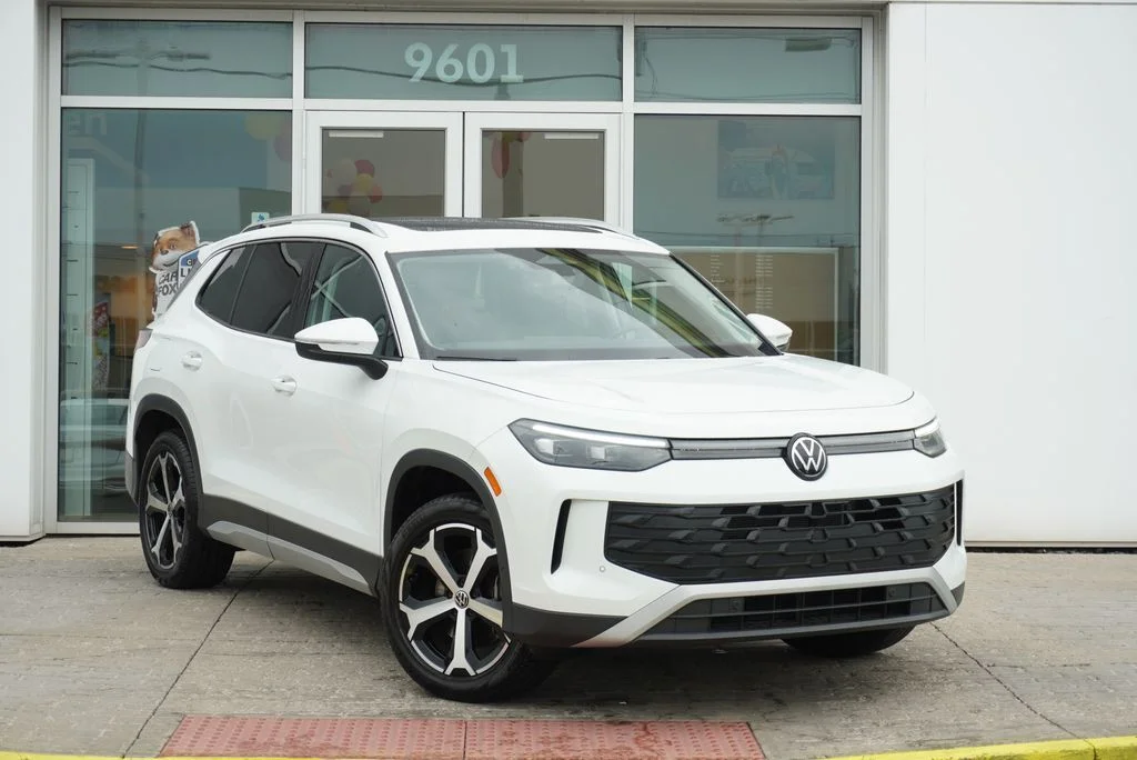 Certified Used 2026 White/off-white Volkswagen 2.0T SE image 3