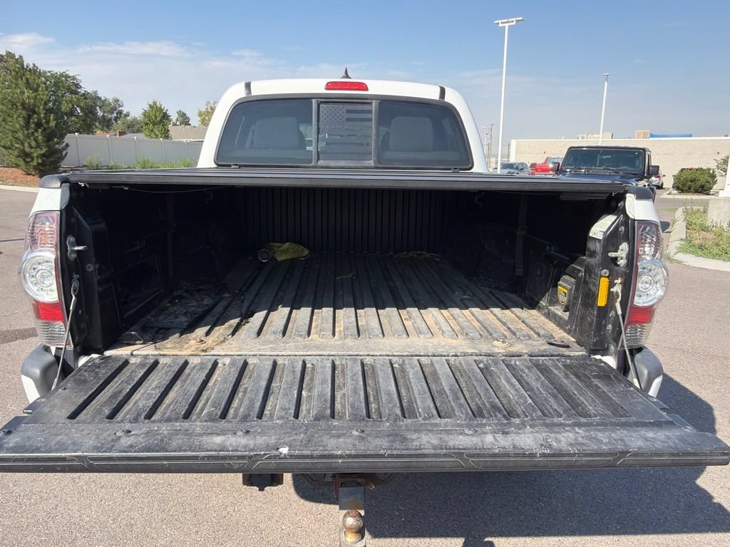 Used 2014 Super White Toyota Base image 13