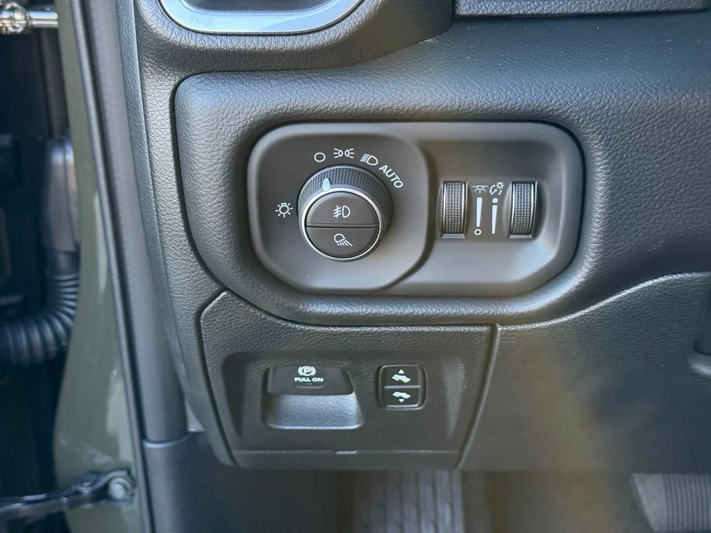 New 2027 Tank Exterior Paint RAM Laramie image 18