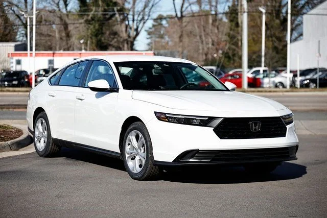 New 2026 Platinum White Honda LX image 19
