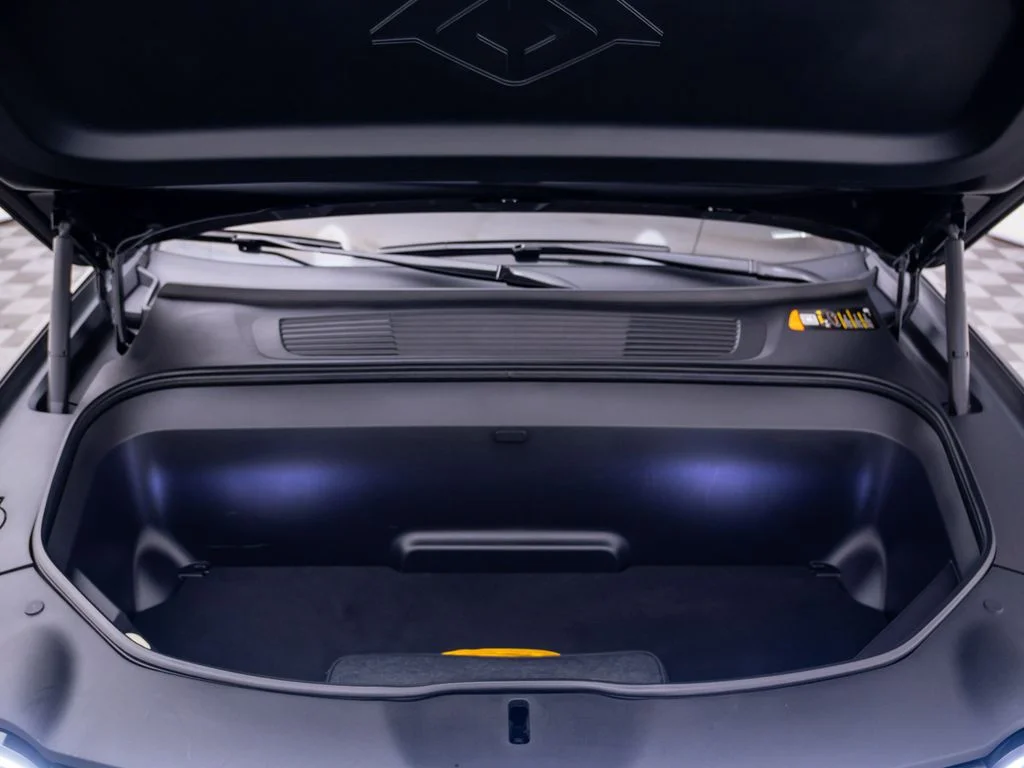 Used 2023  Rivian Adventure image 34