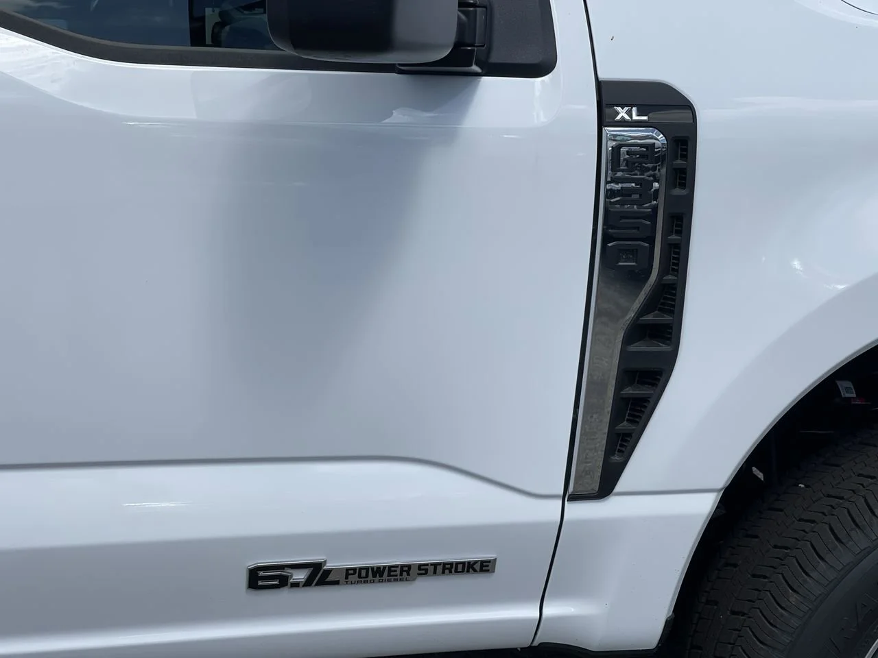 New 2026 Oxford White Ford  image 8