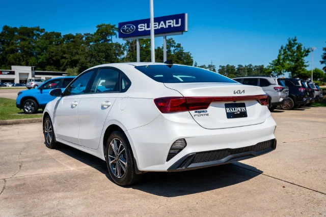 Used 2024 Snow White Pearl Kia LXS image 4
