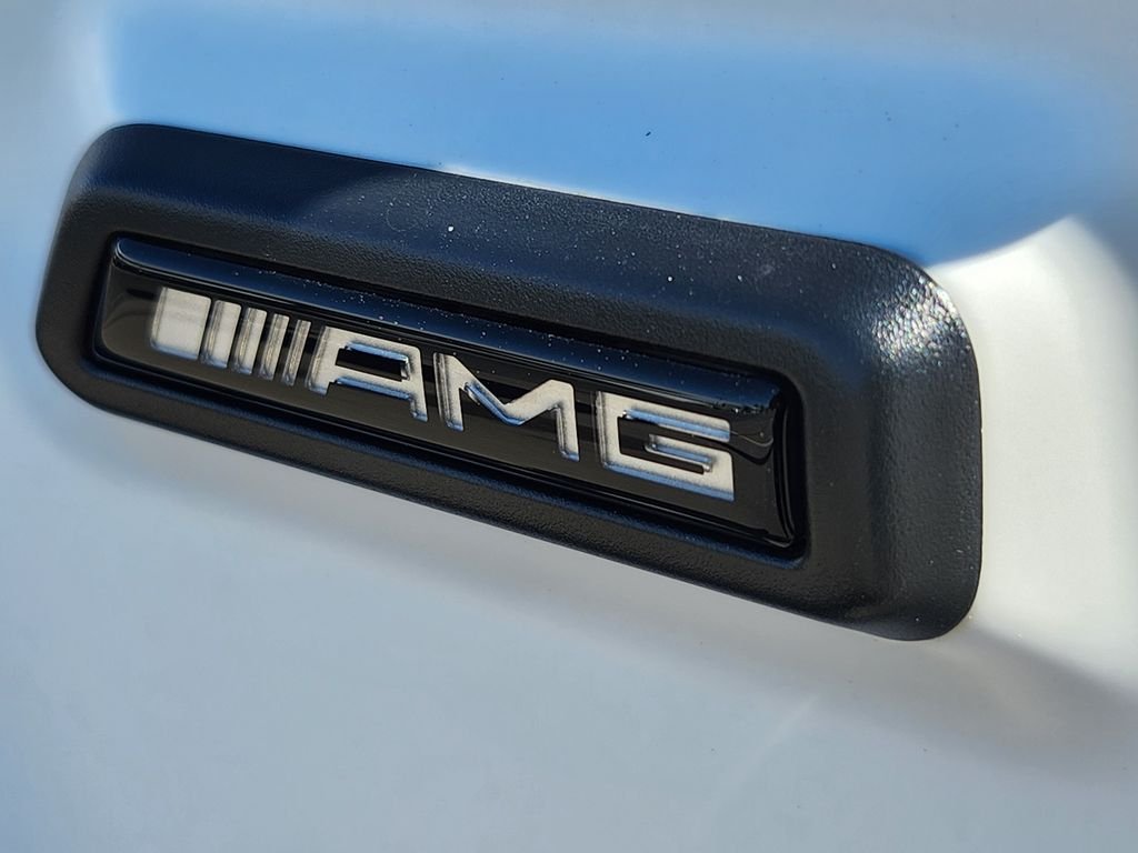 New 2027 MANUFAKTUR Moonlight White Magno Mercedes-Benz AMG® G 63 image 10