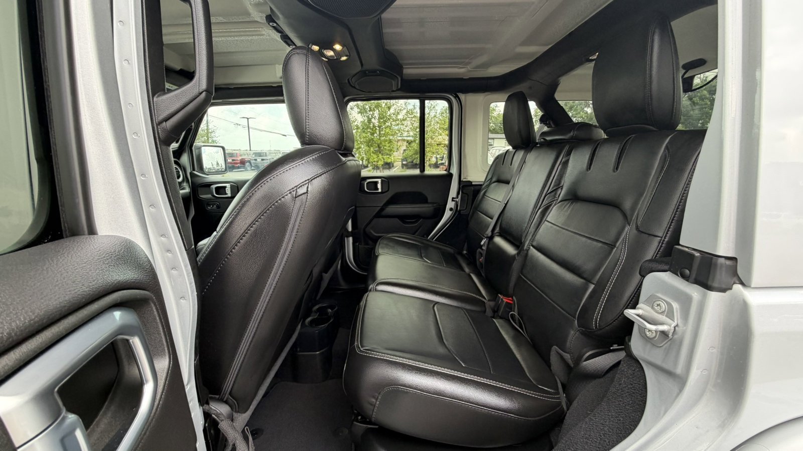 Certified Used 2023 Silver Zynith Clearcoat Jeep Sahara image 15