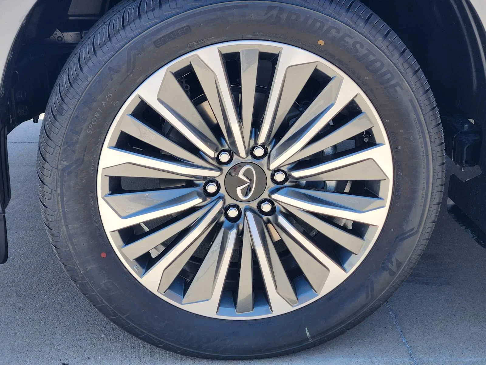 New 2027 DYNAMIC METAL INFINITI Luxe 2WD image 7