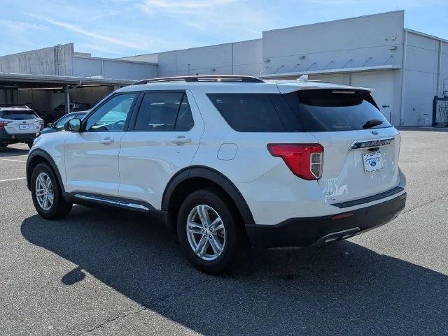 Used 2023 White Metallic Ford XLT image 5