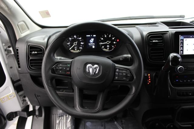 Used 2025 White Ram Base image 17