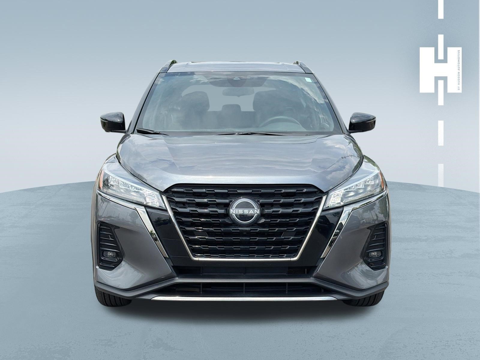 Used 2023 Gun Metallic Nissan SR image 3